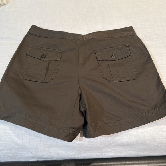 Banana Republic Dark Olive Women's shorts size 10 - Picture 7 of 7